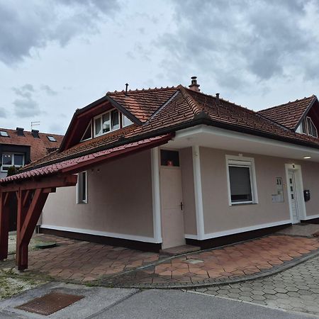 ŠkofljicaOddih V Mirnem In Zelenem Okoljuアパートメント エクステリア 写真